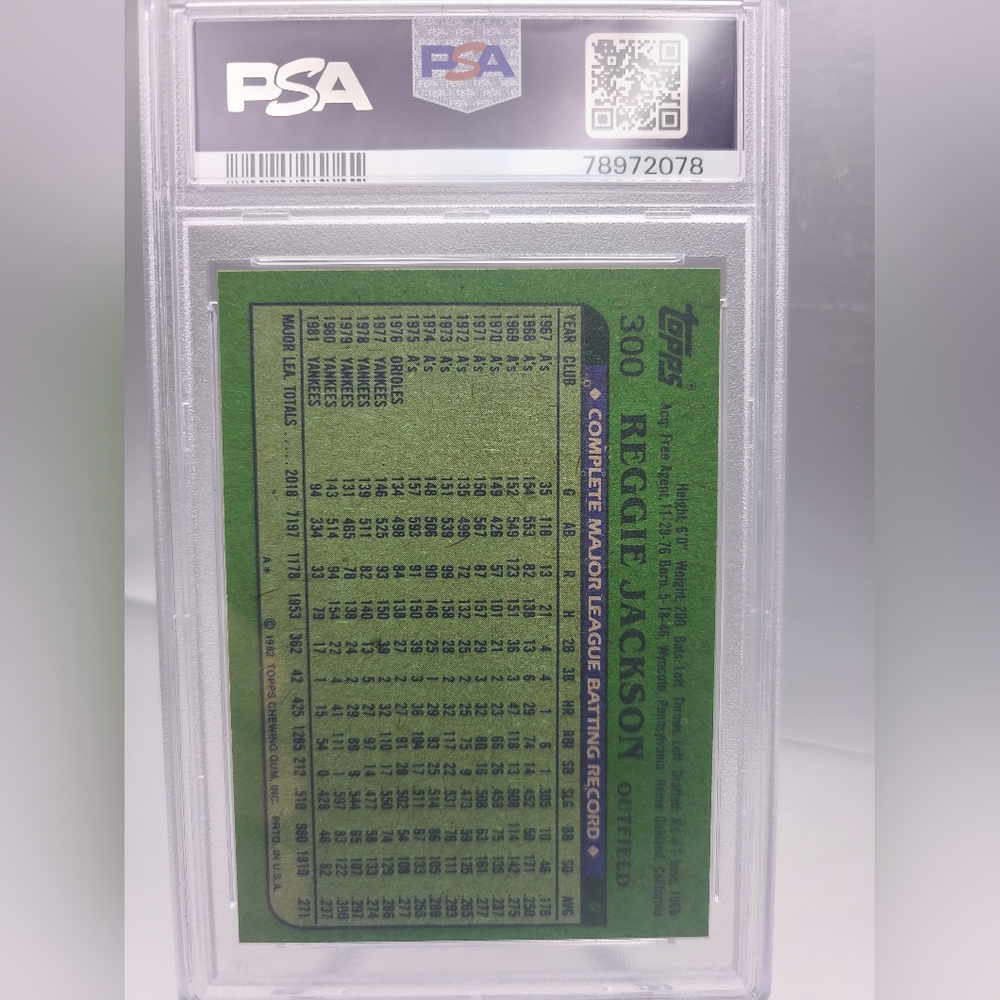 Reggie Jackson 1982 Topps #300 New York Yankees PSA Graded 7 Trading Card - Picture 2 of 2